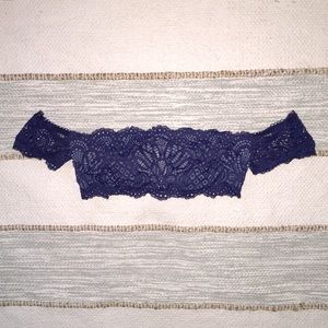 Victoria’s Secret lace bandeau with sleeves XS